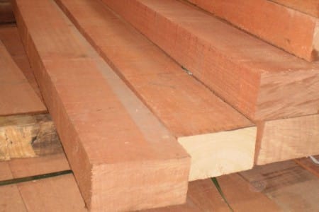 Dark Red Meranti 100x200mm PEFC | Stiho.nl Dark Red Meranti 100x200mm PEFC